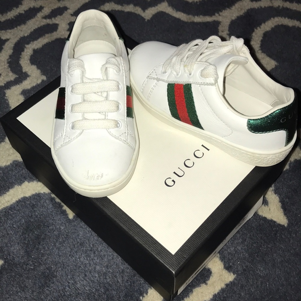 Authentic Gucci Leather Low Top Sneakers